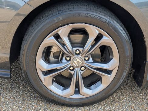 Used 2023 Honda Accord EX image 9