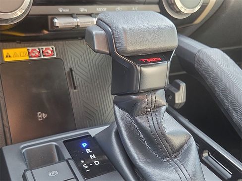 Used 2024 Toyota Tacoma TRD Off-Road image 26