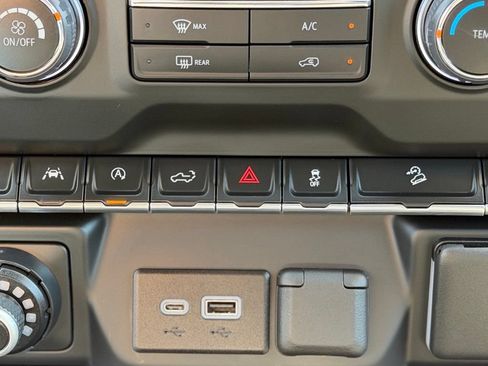 Used 2024 Chevrolet Silverado 1500 Custom Trail Boss AWD/4WD image 15