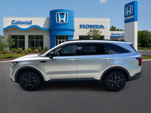 Used 2021 Kia Sorento S image 3