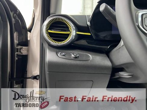 New 2026 Chevrolet Trax ACTIV w/ Driver Confidence Package FWD image 28