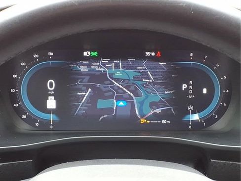 Used 2023 Volvo XC40 B5 Plus image 14