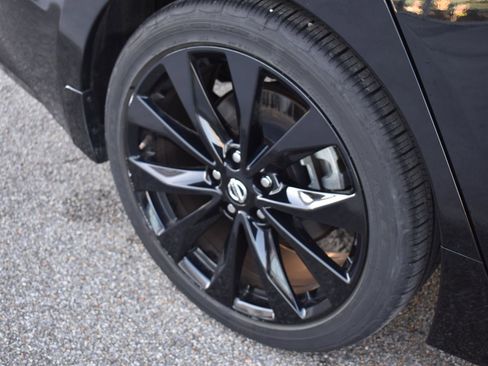 Used 2022 Nissan Maxima SR w/ Sport Mat Group image 12