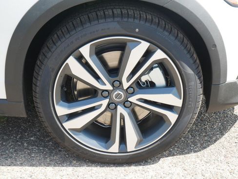 New 2026 Volvo V60 B5 Cross Country Plus w/ Climate Package image 4