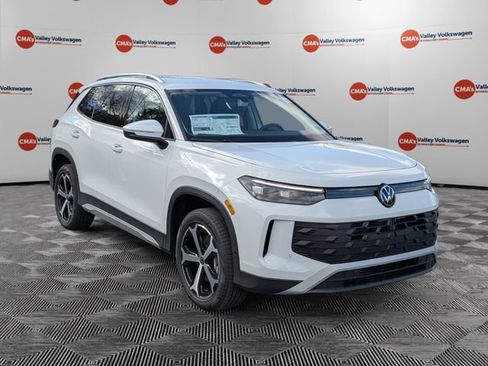 New 2026 Volkswagen Tiguan SE image 3