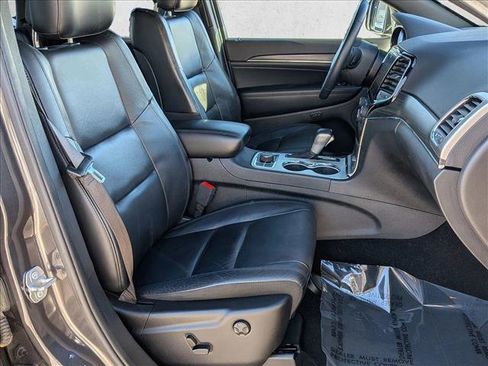 Used 2019 Jeep Grand Cherokee Limited image 24
