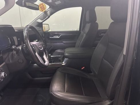 Used 2023 GMC Sierra 1500 SLT w/ SLT Premium Package AWD/4WD image 9