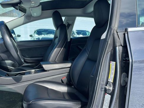 Used 2018 Tesla Model 3 Long Range image 11