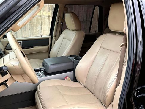 Used 2014 Ford Expedition XLT w/ Equipment Group 202A RWD image 8
