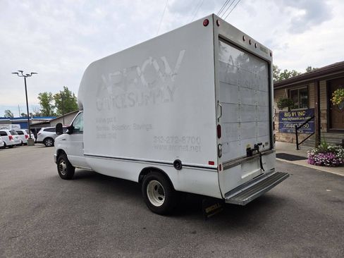 Used 2018 Ford E-350 and Econoline 350 Super Duty w/ Power Windows & Locks Group RWD image 4