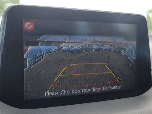 Used 2018 MAZDA MAZDA3 Touring FWD image 28