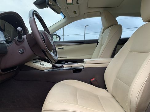 Used 2016 Lexus ES 350 w/ Premium Package w/Wood Trim FWD image 16