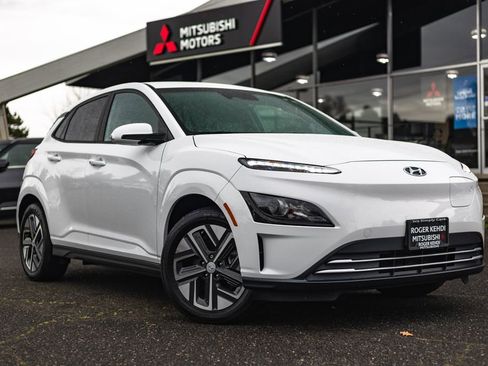 Used 2023 Hyundai Kona SE w/ Cargo Package image 1