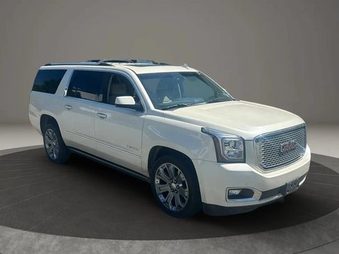 Used 2015 GMC Yukon XL Denali w/ Premium Package AWD/4WD image 7