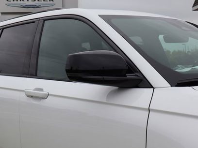 New 2026 Jeep Grand Cherokee Limited w/ Limited Altitude Package