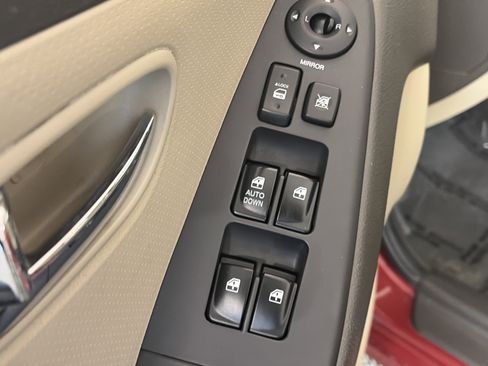 Used 2010 Hyundai Elantra GLS FWD image 12
