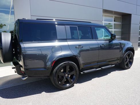 New 2025 Land Rover Defender 130 V8 image 4