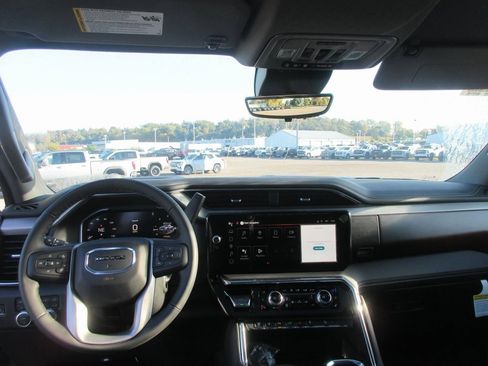 New 2026 GMC Sierra 3500 Denali w/ Denali Reserve Package image 17