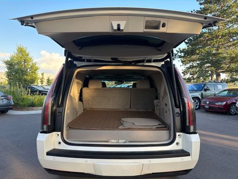 Used 2015 Cadillac Escalade Premium AWD/4WD image 17