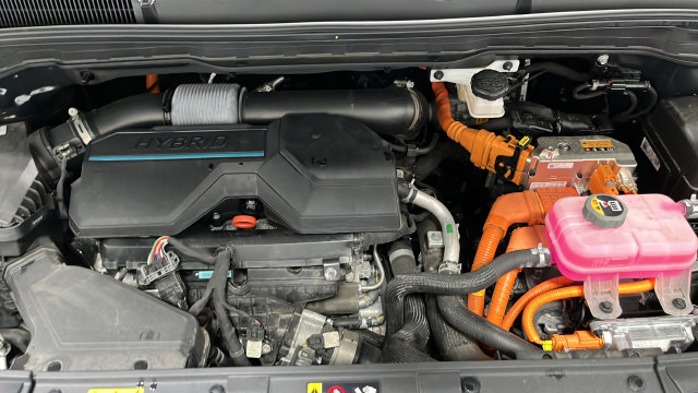 Used 2025 Kia Carnival SX FWD image 28