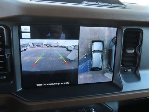 Used 2024 Ford Bronco Outer Banks AWD/4WD image 28