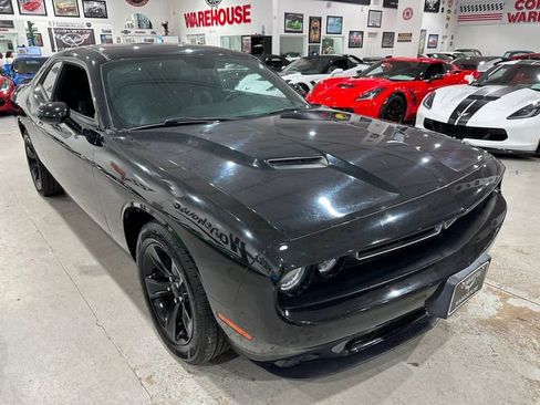 Used 2020 Dodge Challenger SXT RWD image 24