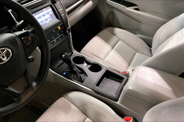 Used 2015 Toyota Camry LE FWD image 15