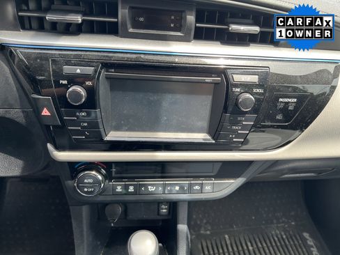 Used 2016 Toyota Corolla LE FWD image 9