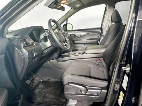 Certified 2025 Honda Ridgeline Sport image 12