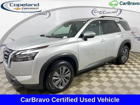 Used 2025 Nissan Pathfinder SV FWD image 1