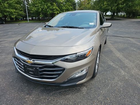Used 2023 Chevrolet Malibu LT FWD image 2