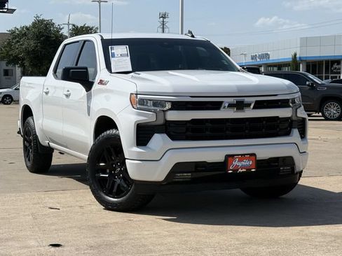 Used 2024 Chevrolet Silverado 1500 RST w/ Convenience Package II AWD/4WD image 3