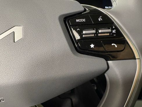 New 2026 Kia Niro EX FWD image 24