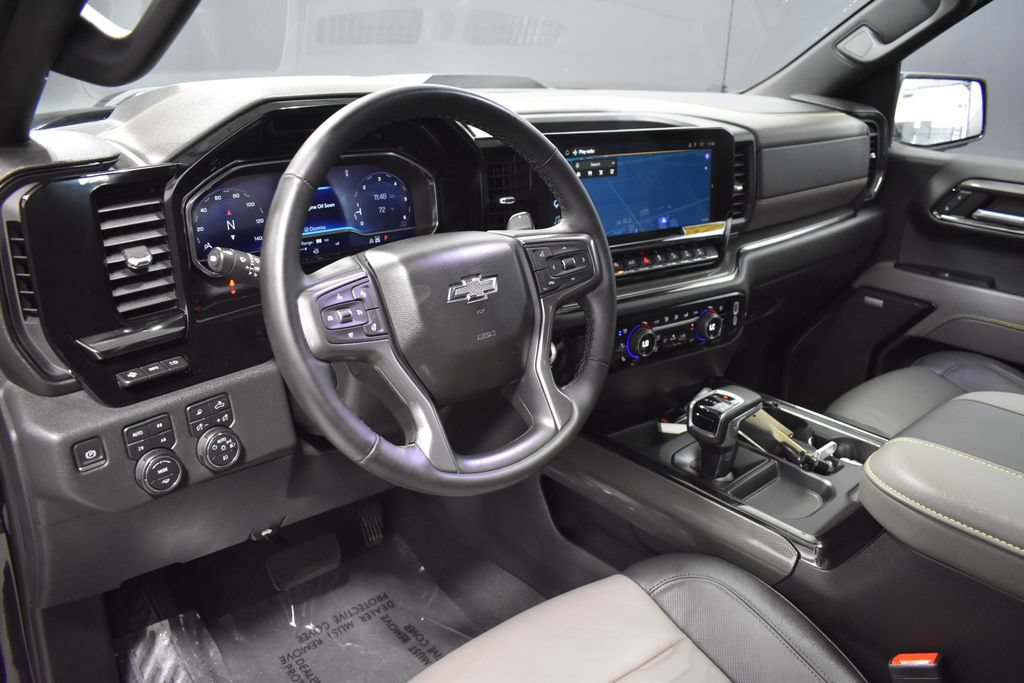 Used 2023 Chevrolet Silverado 1500 ZR2 w/ Technology Package AWD/4WD image 4