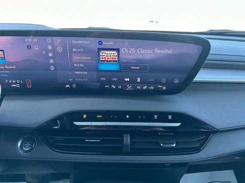 Used 2025 Buick Enclave Preferred image 25