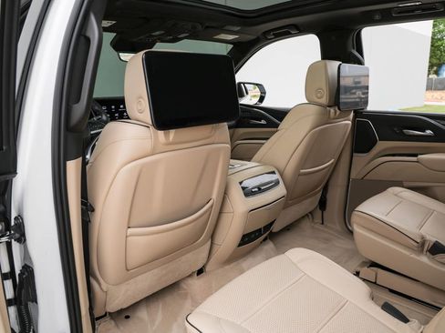 Used 2021 Cadillac Escalade Premium Luxury w/ Driver Assist Tech Package AWD/4WD image 30