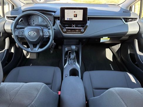 Used 2025 Toyota Corolla LE image 8