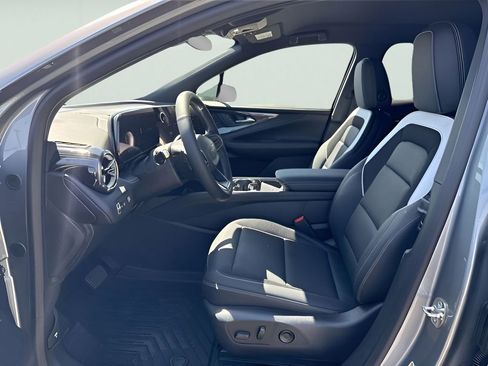 New 2025 Chevrolet Blazer EV LT image 18