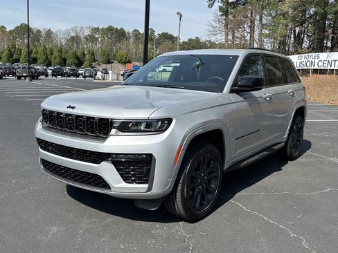 New 2026 Jeep Grand Cherokee Limited Reserve image 3