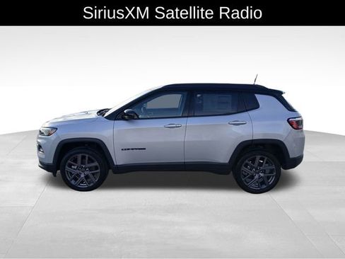 New 2026 Jeep Compass Latitude image 3