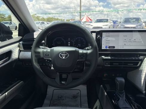 Used 2025 Toyota Camry XLE FWD image 19