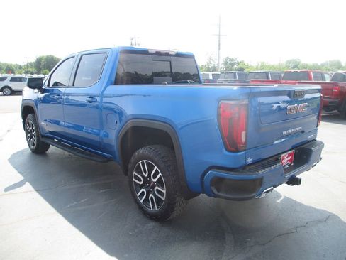 Used 2024 GMC Sierra 1500 AT4 w/ Technology Package AWD/4WD image 9