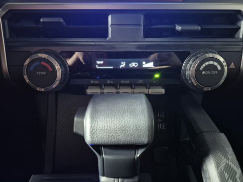 New 2026 Toyota 4Runner SR5 AWD/4WD image 25