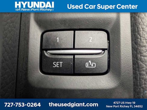 Used 2022 GMC Yukon XL Denali w/ Denali Premium Package image 28