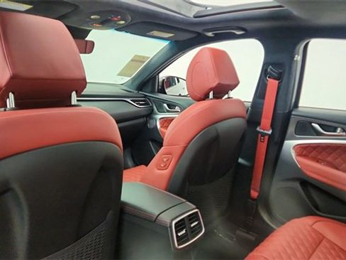 Used 2025 Genesis G70 3.3T Advanced w/ Sport Prestige Package image 31