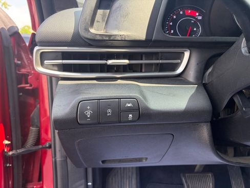 Used 2021 Hyundai Elantra SE FWD image 18
