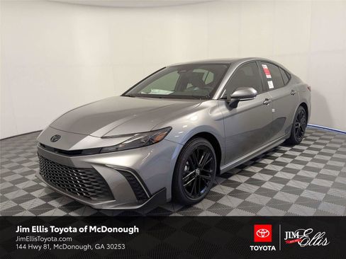New 2026 Toyota Camry SE FWD image 1