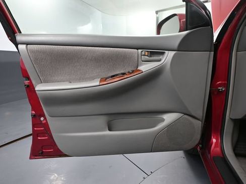 Used 2007 Toyota Corolla LE FWD image 16