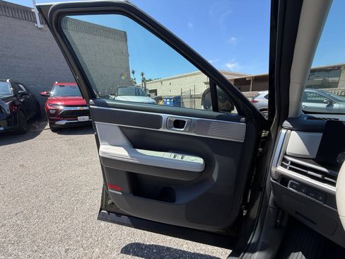 Used 2025 Hyundai Santa Fe SEL FWD image 18