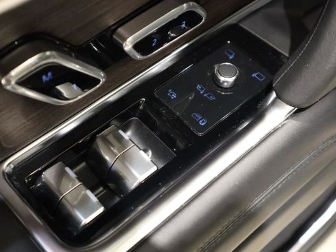 Used 2024 Land Rover Range Rover SE image 25